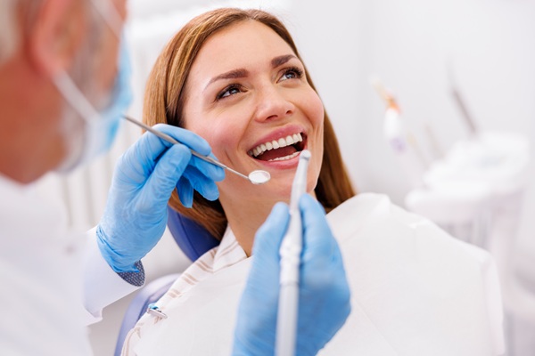 Common Symptoms Of A Badly Fitted Dental Crown